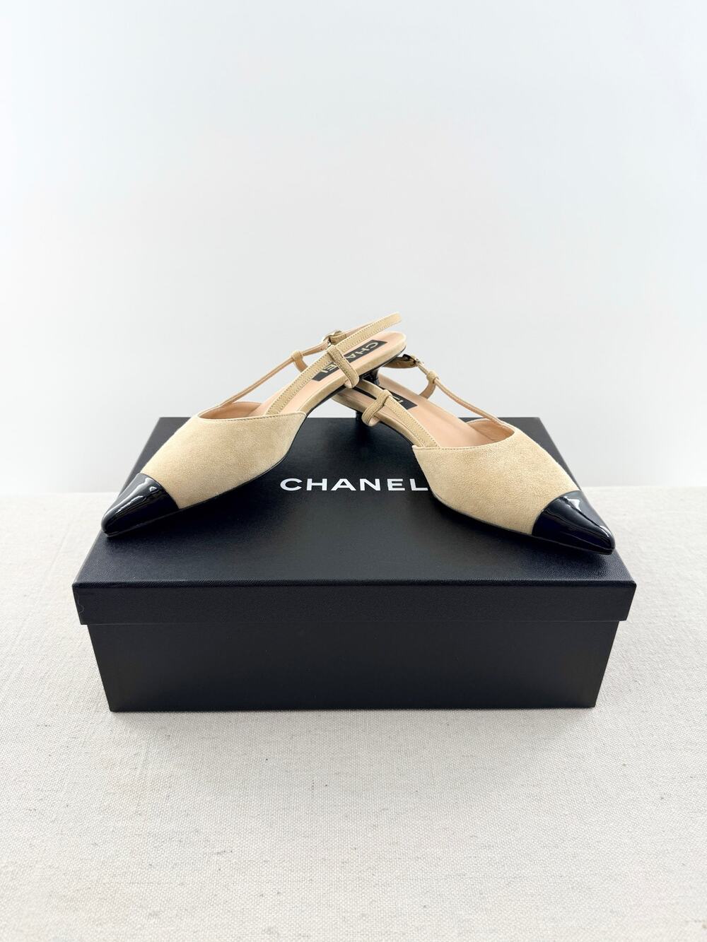 Chanel Suede & Patent Leather CC Kitten Heel Slingback Sandals Cream Black EU 37